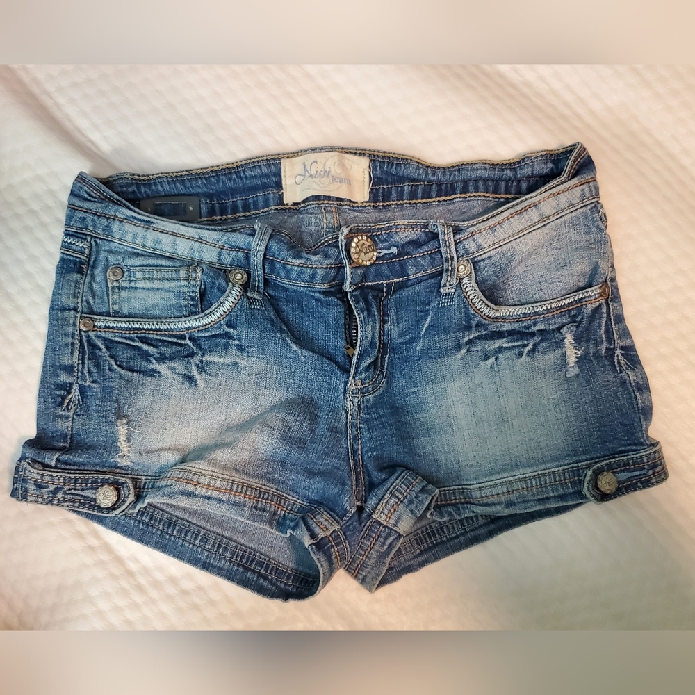 Nissi Jean's